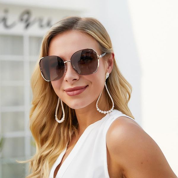 mirrors 2021 polarized sunglasses ladies fashion female korean version big frame glasses
mirrors 2021 polarized sunglasses ladies fashion female korean version big frame glasses