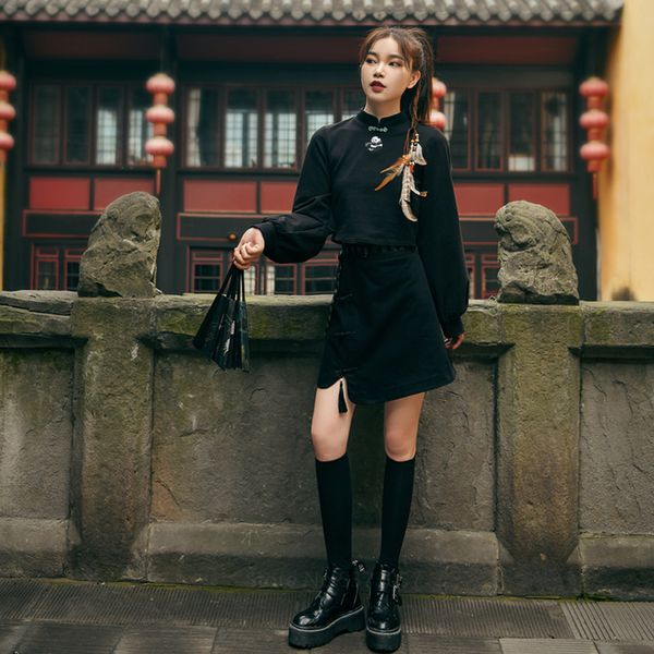 2021 new girls japanese harajuku kimono gothic fashion streetwear costumes elegance black long sleeve loose cheongsam hhwj, White;black
2021 new girls japanese harajuku kimono gothic fashion streetwear costumes elegance black long sleeve loose cheongsam hhwj, White;black