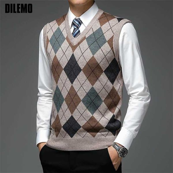 fashion designer brand argyle pullover diamond sweater v neck knit vest men 6% wool sleeveless autum casual men clothing 220108, White;black
fashion designer brand argyle pullover diamond sweater v neck knit vest men 6% wool sleeveless autum casual men clothing 220108, White;black