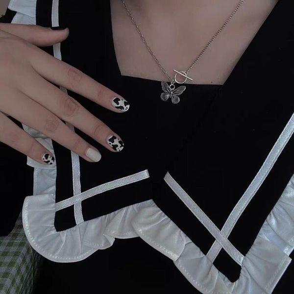 kpop 2021 new butterfly pendant silver color necklace for women party clavicle chain necklace aesthetic halloween jewelry
kpop 2021 new butterfly pendant silver color necklace for women party clavicle chain necklace aesthetic halloween jewelry
