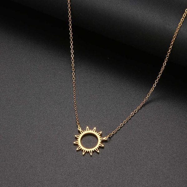 dotifi women's gold and stainless steel necklace, pendant representing the sun, plus irregular circular outline, jewelry gift,, Silver
dotifi women's gold and stainless steel necklace, pendant representing the sun, plus irregular circular outline, jewelry gift,, Silver