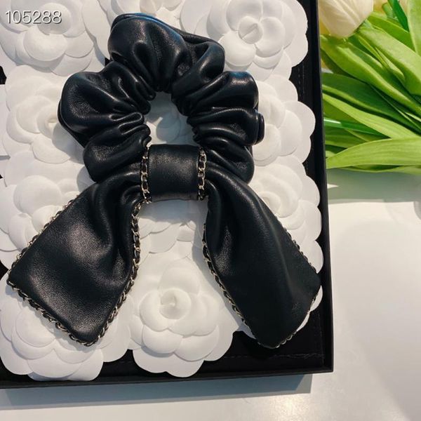 hair clips & barrettes fashion luxury winter band rope for women texture geometric sheepskin duckbill rubber big pearl accessories, Golden;silver
hair clips & barrettes fashion luxury winter band rope for women texture geometric sheepskin duckbill rubber big pearl accessories, Golden;silver