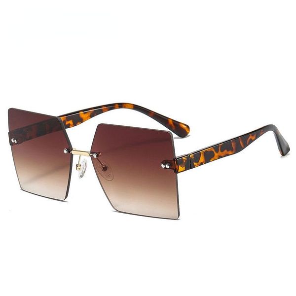 sunglasses 2021 luxury design classic trend frameless color men and women box personality retro gorgeous fashion glasses, White;black
sunglasses 2021 luxury design classic trend frameless color men and women box personality retro gorgeous fashion glasses, White;black