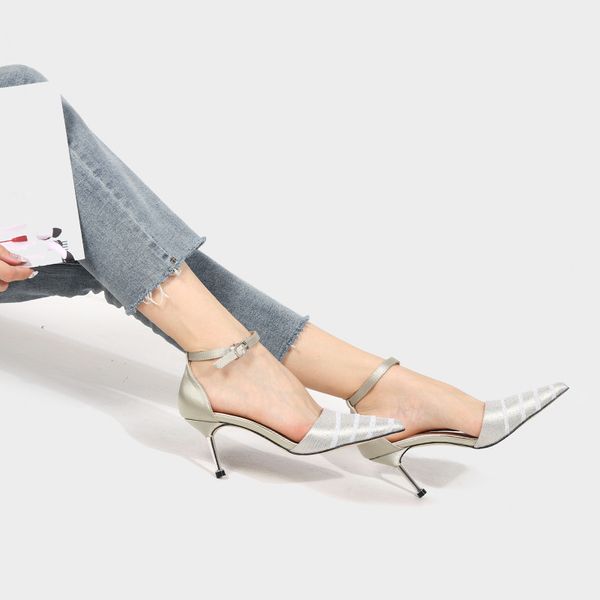 2021 spring fashion pointed pleated hollow mesh high heel wedding banquet fashion stiletto fashion casual womens shoes, Black
2021 spring fashion pointed pleated hollow mesh high heel wedding banquet fashion stiletto fashion casual womens shoes, Black