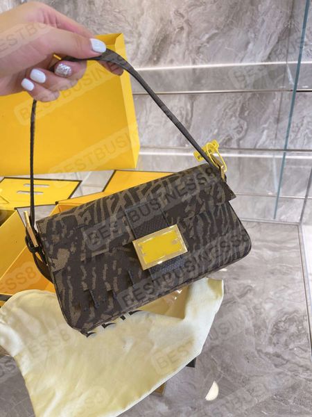 women's 2021 net celebrity dinner bag old-fashioned embroidery wide shoulder strap messenger portable all-match fashion
women's 2021 net celebrity dinner bag old-fashioned embroidery wide shoulder strap messenger portable all-match fashion