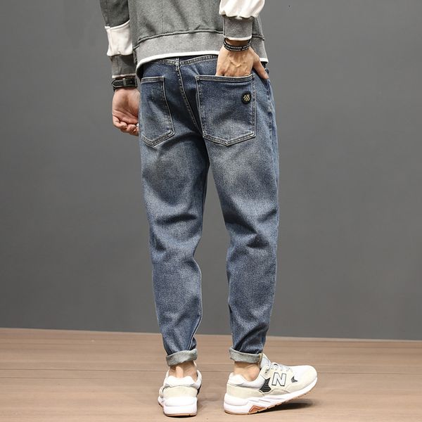 2021 new korean style fashion men jeans retro blue elastic loose fit denim harem pants autumn newly streetwear hip hop wide leg trouser ahgw
2021 new korean style fashion men jeans retro blue elastic loose fit denim harem pants autumn newly streetwear hip hop wide leg trouser ahgw