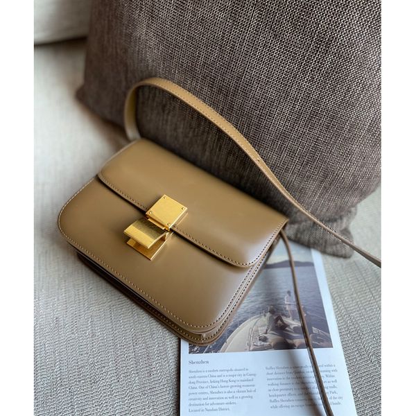 factory outlet design leather women's upgraded hand rub pattern box cowhide tofu stewardess one shoulder slant cross small square bag
factory outlet design leather women's upgraded hand rub pattern box cowhide tofu stewardess one shoulder slant cross small square bag