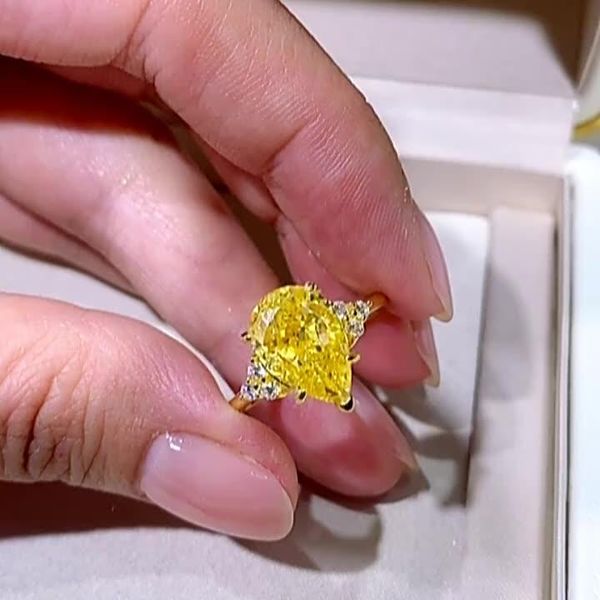 cluster rings 2021 925 silver jewelry ring european and american temperament drop-shaped high carbon diamond zircon for women, Golden;silver
cluster rings 2021 925 silver jewelry ring european and american temperament drop-shaped high carbon diamond zircon for women, Golden;silver