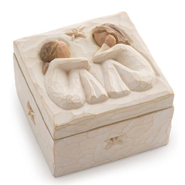 friendship sculpted hand-painted valuable keepsake resin box lovers love embrace jewelry storage box friend gift m0xf, Pink;blue
friendship sculpted hand-painted valuable keepsake resin box lovers love embrace jewelry storage box friend gift m0xf, Pink;blue