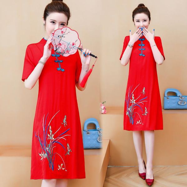 ethnic clothing vintage style floral embroidery chinese red qipao modern summer fashion elegant short sleeve 2021 vestido cheongsam
ethnic clothing vintage style floral embroidery chinese red qipao modern summer fashion elegant short sleeve 2021 vestido cheongsam