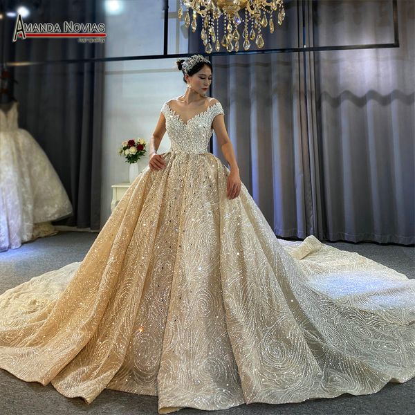 2021 dubai style luxury beading wedding dress sequined neaded backless off shoulder bridal gow plus size, White
2021 dubai style luxury beading wedding dress sequined neaded backless off shoulder bridal gow plus size, White