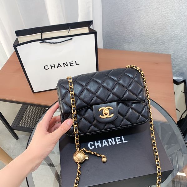 handbag designer shoulder bags totes cross body messenger chains bag good quality leather purses ladies high capacity v-shape rhombic grid 2
handbag designer shoulder bags totes cross body messenger chains bag good quality leather purses ladies high capacity v-shape rhombic grid 2