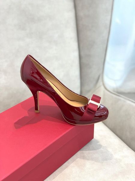 dress shoes women's thin heel bow single patent leather round head shallow mouth wedding versatile, Black
dress shoes women's thin heel bow single patent leather round head shallow mouth wedding versatile, Black