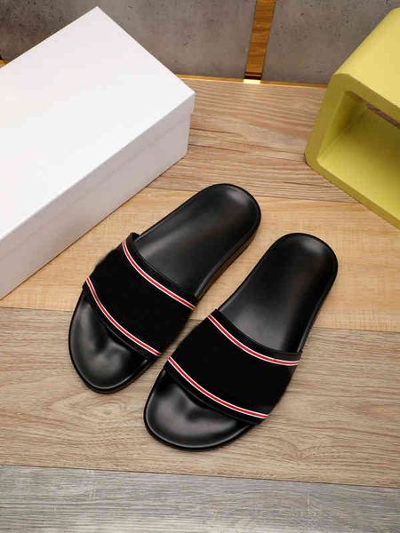 slippers 2021 designer men's and women's rubber sandals flat slippers letter open toe non-slip molded rubbers footbed p236, Black
slippers 2021 designer men's and women's rubber sandals flat slippers letter open toe non-slip molded rubbers footbed p236, Black