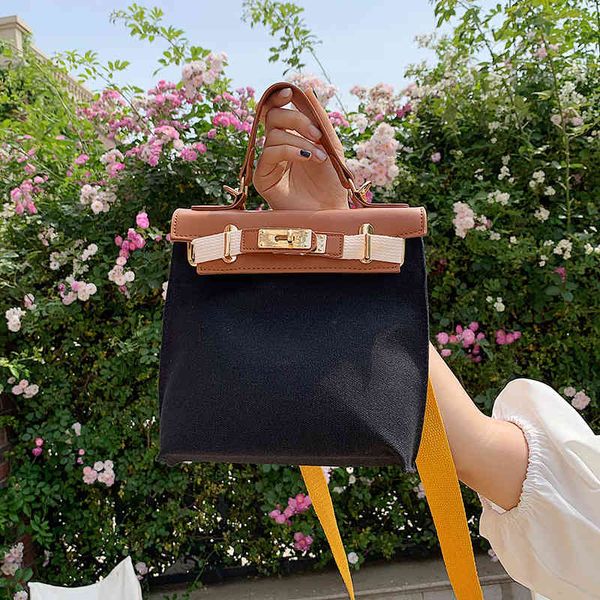 louis vutton bagwomen's 2021 summer new fashion contrast canvas splicing large japan and south korea capacity portable single shoulder
louis vutton bagwomen's 2021 summer new fashion contrast canvas splicing large japan and south korea capacity portable single shoulder