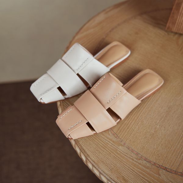 2021 New Muller Shoes Slippers Women Slip on Slides Fashion Brand Square Toe Leather Flat Sandals Female Outdoor Casual Slippers, Beige
2021 New Muller Shoes Slippers Women Slip on Slides Fashion Brand Square Toe Leather Flat Sandals Female Outdoor Casual Slippers, Beige