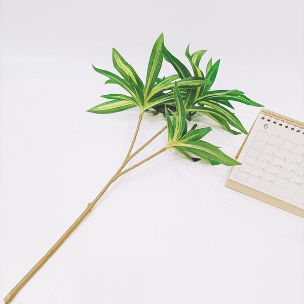 50cm tropical palm tree artificial plants branch bonsai plants silk green leaves fake monstera foliage for room shop decoration
50cm tropical palm tree artificial plants branch bonsai plants silk green leaves fake monstera foliage for room shop decoration