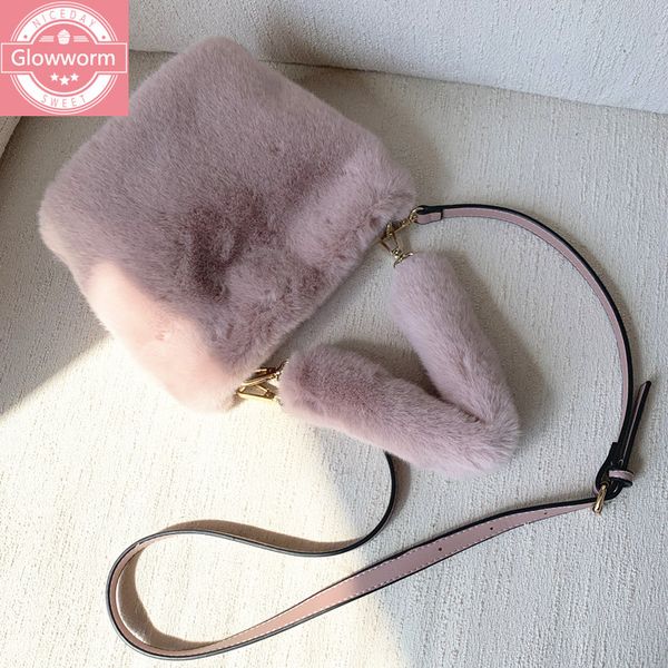 fashion faux fur bag tote women shoulder bags casual solid color soft plush crossbody messenger bag lady design women's handbag c0225, Black;red
fashion faux fur bag tote women shoulder bags casual solid color soft plush crossbody messenger bag lady design women's handbag c0225, Black;red