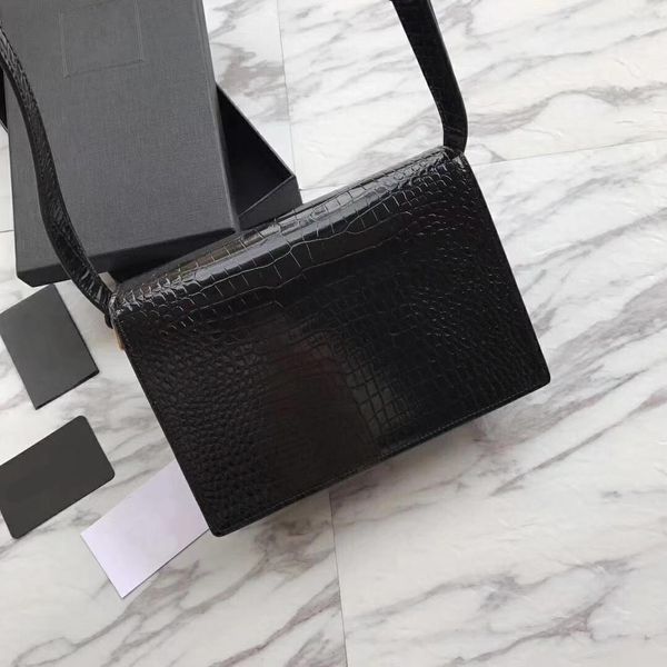 in the latest fashion shoulder bag the version still feels good screw trim and adjustable shoulder straps fashion bags fine
in the latest fashion shoulder bag the version still feels good screw trim and adjustable shoulder straps fashion bags fine