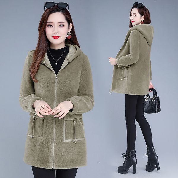 2021 women one piece of fur coat new female high-end imitate mink bown woolen overcoat mom winter fashion jacket b593 ltry, Black
2021 women one piece of fur coat new female high-end imitate mink bown woolen overcoat mom winter fashion jacket b593 ltry, Black