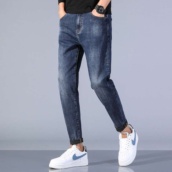 autumn winter 2020 jeans men's slim small feet korean fashion youth versatile simple and handsome long pants, Blue
autumn winter 2020 jeans men's slim small feet korean fashion youth versatile simple and handsome long pants, Blue