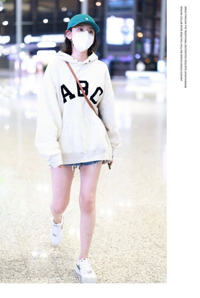factory outlet factory luxury brand hoodie and jacket coats song zuer star same korean version simple letter printing loose pullover medium, Black
factory outlet factory luxury brand hoodie and jacket coats song zuer star same korean version simple letter printing loose pullover medium, Black