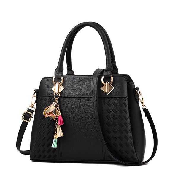 handbag women's bag 2021 winter atmosphere embroidered large capacity one shoulder, Black;red
handbag women's bag 2021 winter atmosphere embroidered large capacity one shoulder, Black;red