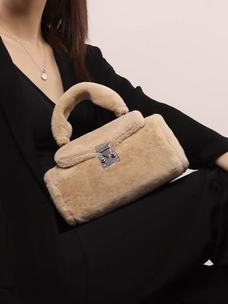 evening bags faux fur women crossbody shoulder with short wide handle handbags and purses winter lady luxury travel totes bolsa
evening bags faux fur women crossbody shoulder with short wide handle handbags and purses winter lady luxury travel totes bolsa