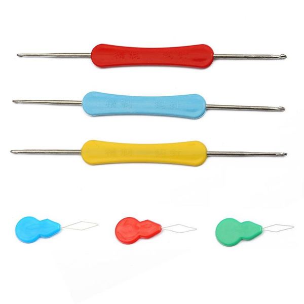 1pc random color handle crochet hook knitting needles use threader thread guide cross stitch sewing tools household diy crafts, Black
1pc random color handle crochet hook knitting needles use threader thread guide cross stitch sewing tools household diy crafts, Black