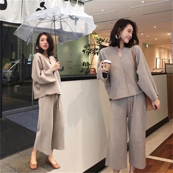 fashion knit sweater suit women spring / winter new v-neck bat sleeve loose sweater + casual pants knitted two-piece suit female, Gray
fashion knit sweater suit women spring / winter new v-neck bat sleeve loose sweater + casual pants knitted two-piece suit female, Gray
