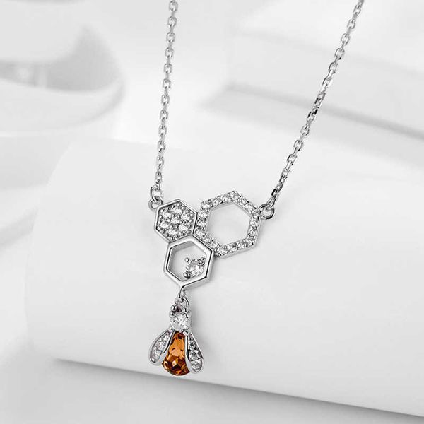 designer necklace luxury little bee gold s925 sterling silver zircon honey hollow pendant diamond retro
designer necklace luxury little bee gold s925 sterling silver zircon honey hollow pendant diamond retro