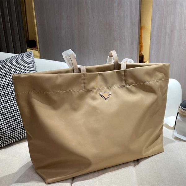 drawstring bag tote designer bags leather high-capacity evening party shopping business occasions different colors with box exquisite packag
drawstring bag tote designer bags leather high-capacity evening party shopping business occasions different colors with box exquisite packag