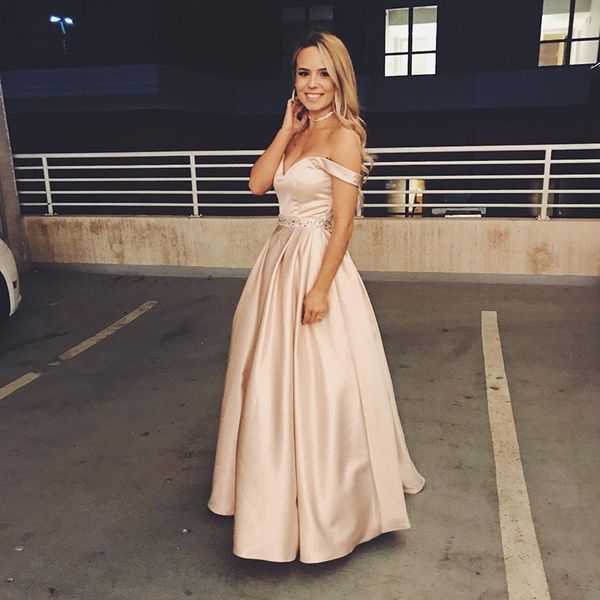 complete european of ladies party dress 2021 women satin maxi dressed in v-neck cleavage off the shoulder with no back ez98, Black;gray
complete european of ladies party dress 2021 women satin maxi dressed in v-neck cleavage off the shoulder with no back ez98, Black;gray