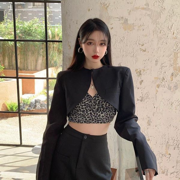 spring 2021 new korean loose short suit coat women's design sense black folding suit top, White;black
spring 2021 new korean loose short suit coat women's design sense black folding suit top, White;black