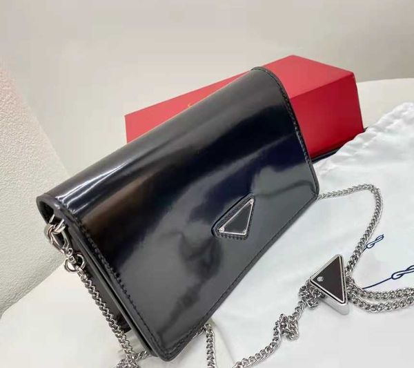 2021 envelope wallets glossy patent leather handbags chain bag removable designer shoulder bages
2021 envelope wallets glossy patent leather handbags chain bag removable designer shoulder bages