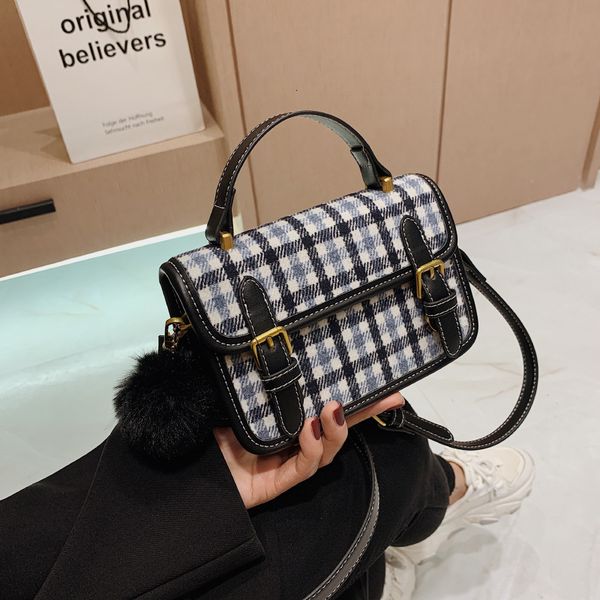 hangbags 2021 autumn fashion large capacity thousand bird lattice armpit bag women's single shoulder messenger small square women
hangbags 2021 autumn fashion large capacity thousand bird lattice armpit bag women's single shoulder messenger small square women