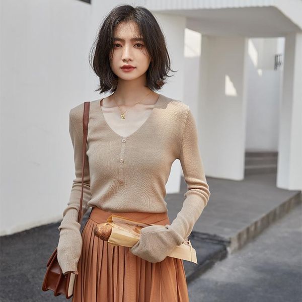 women's sweaters aibeiling autumn and winter v-neck base coat slim long sleeve sweater knitwear, White;black
women's sweaters aibeiling autumn and winter v-neck base coat slim long sleeve sweater knitwear, White;black