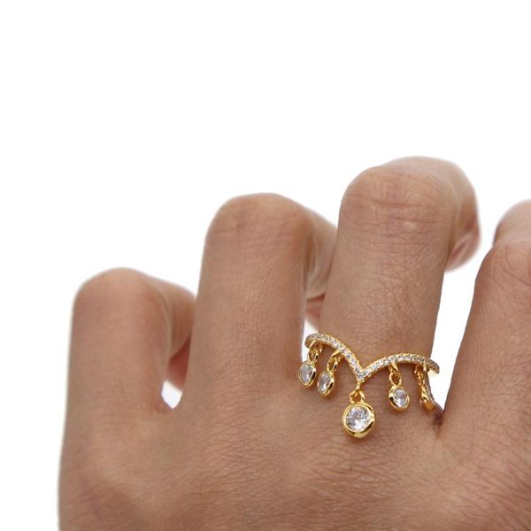 wedding rings gold color 2021 v chevron bezel cz drop tassel elegant stunning nice design for women, Slivery;golden
wedding rings gold color 2021 v chevron bezel cz drop tassel elegant stunning nice design for women, Slivery;golden