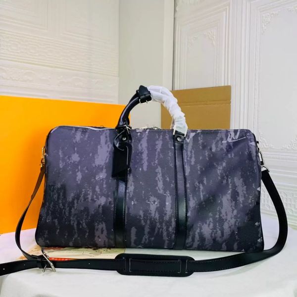 2022 new fashion luxury men's and women's luggage bag fashions comfortable letter couple large capacity travel bags, Black;red
2022 new fashion luxury men's and women's luggage bag fashions comfortable letter couple large capacity travel bags, Black;red