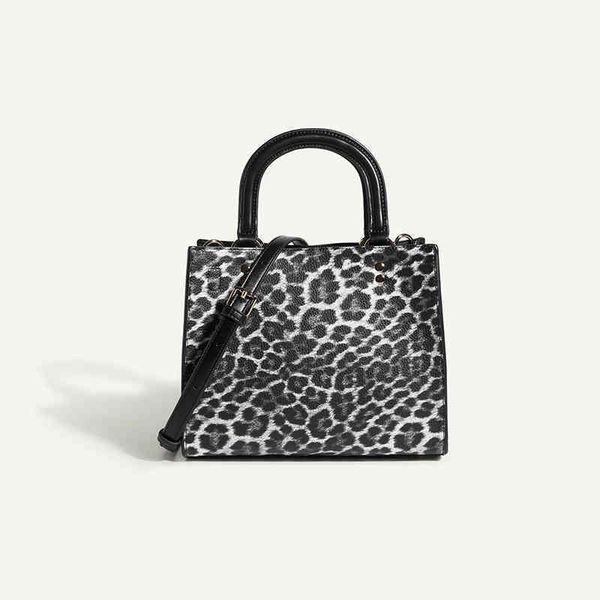 2022 latest models handbag wholesale women's trend leopard large capacity versatile one shoulder bag 3fsr
2022 latest models handbag wholesale women's trend leopard large capacity versatile one shoulder bag 3fsr