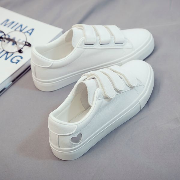 women sneakers leather shoes spring trend casual flats sneakers female new fashion comfort cute heart vulcanized platform shoes
women sneakers leather shoes spring trend casual flats sneakers female new fashion comfort cute heart vulcanized platform shoes
