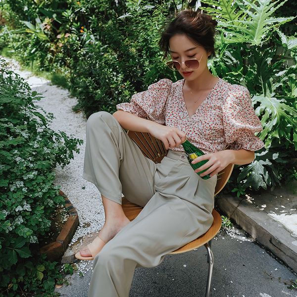 2021 new sleeve crop women chiffon v neck floral tie back ladies tunic blouse korean fashion clothing po7b, White
2021 new sleeve crop women chiffon v neck floral tie back ladies tunic blouse korean fashion clothing po7b, White