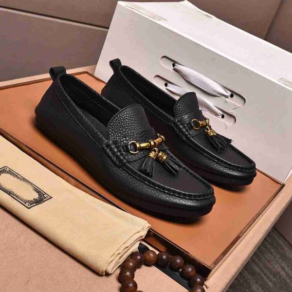 luxury brand mens loafers gommino shoes driving dress casual sequined high-end genuine leather office walk with box size 38-44, Black
luxury brand mens loafers gommino shoes driving dress casual sequined high-end genuine leather office walk with box size 38-44, Black