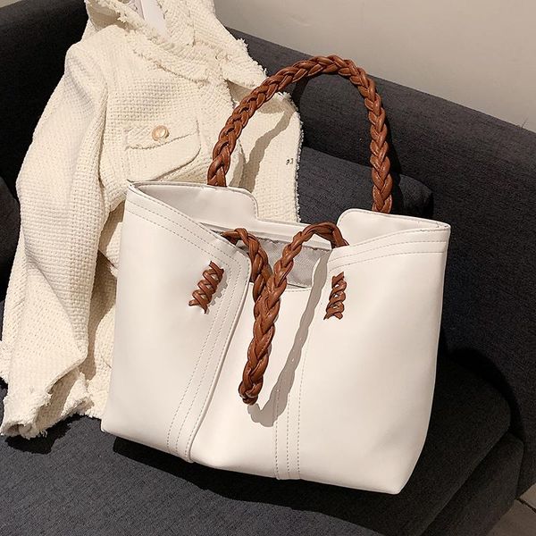 evening bags large-capacity bag 2021 female autumn/winter retro shoulder commuter senior tote underarm
evening bags large-capacity bag 2021 female autumn/winter retro shoulder commuter senior tote underarm