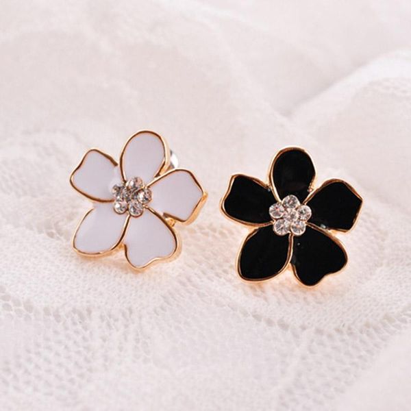 clip-on & screw back 2021 korean 3 color zinc alloy flower clip earrings without piercing for women summer fashion accessories, Silver
clip-on & screw back 2021 korean 3 color zinc alloy flower clip earrings without piercing for women summer fashion accessories, Silver