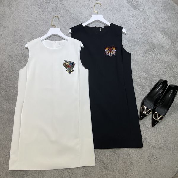 2021 black/white beads badge a line women dress high end sleeveless short dresses womens 202124
2021 black/white beads badge a line women dress high end sleeveless short dresses womens 202124