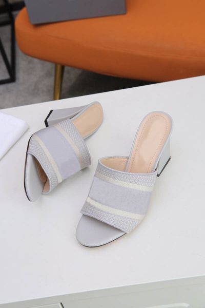 70% off wholesale flip-flops luxury ladies sandals multiple designs size 35--42 slippers women's slides women 8.5cm high heels shoes fl, Black
70% off wholesale flip-flops luxury ladies sandals multiple designs size 35--42 slippers women's slides women 8.5cm high heels shoes fl, Black
