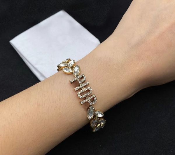 fashion letter iced out tennis bracelet for lady women party wedding lovers gift engagement jewelry for bride with box nrj, Golden;silver
fashion letter iced out tennis bracelet for lady women party wedding lovers gift engagement jewelry for bride with box nrj, Golden;silver