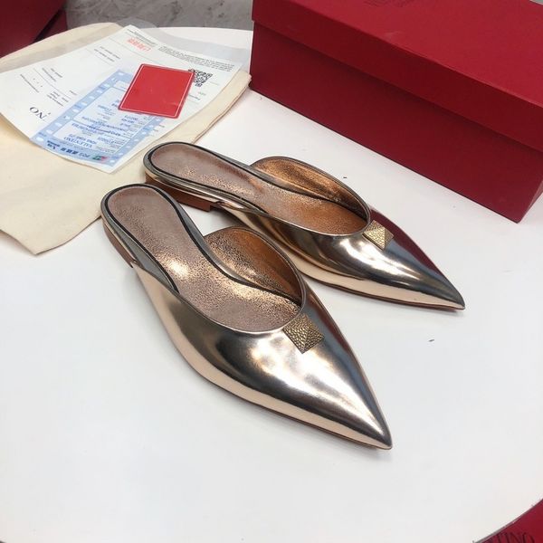 14 colors slippers summer fashion women flip flops 100% leather lady slippers metal women shoes flat ladies slippers large size 35-40, Black
14 colors slippers summer fashion women flip flops 100% leather lady slippers metal women shoes flat ladies slippers large size 35-40, Black