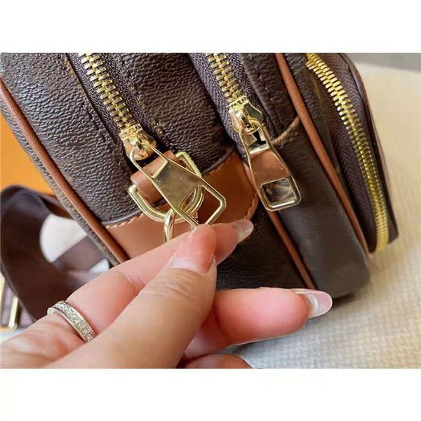the brand's latest one-shoulder diagonal bag large-capacity handbag luxury designer ladies handbags fashionable single products classic
the brand's latest one-shoulder diagonal bag large-capacity handbag luxury designer ladies handbags fashionable single products classic